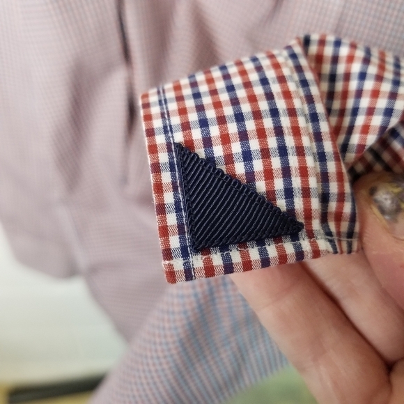 Untuckit red blue wrinkle free plaid shirt - Picture 5 of 9